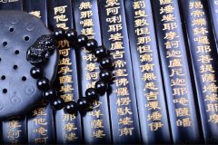 <b>黑曜石貔貅吊坠的功效与作用是什么？</b>