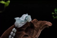 请一个貔貅挂坠多少钱